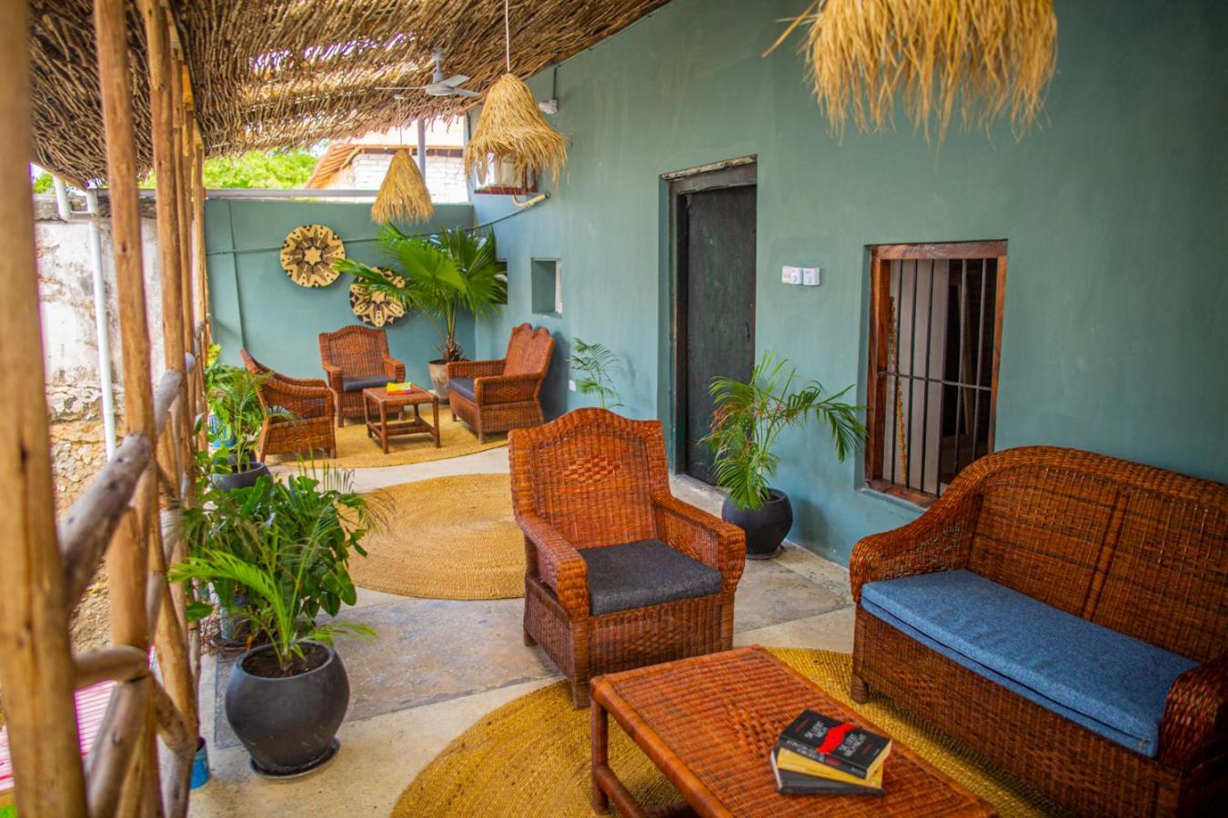 Firefly West Wing Hotell Bagamoyo Exteriör bild
